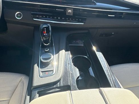 Used 2022 Cadillac Escalade ESV Sport w/ Touring Package AWD/4WD image 15
