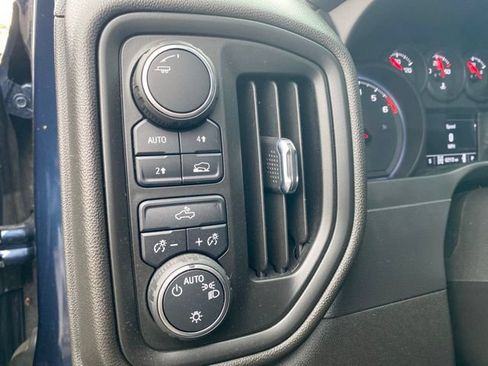 Used 2021 Chevrolet Silverado 1500 Custom AWD/4WD image 17