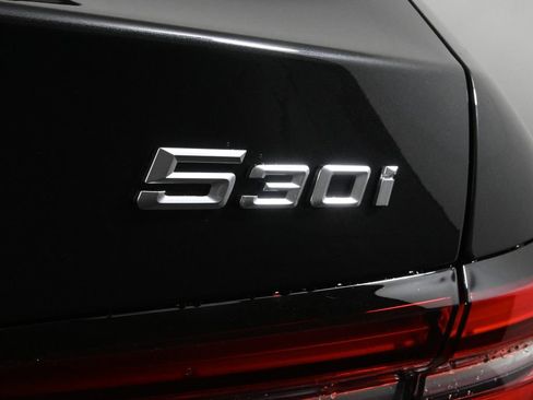 Used 2026 BMW 530i xDrive w/ Premium Package image 40