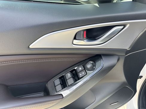 Used 2018 MAZDA MAZDA3 Touring image 23