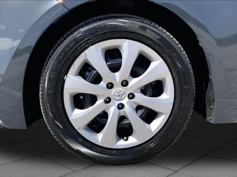 Used 2024 Toyota Corolla LE FWD image 11