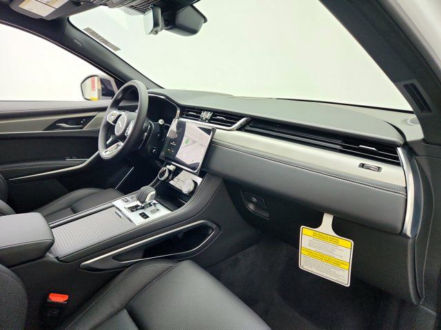 Certified 2026 Jaguar F-PACE R-Dynamic S AWD/4WD image 17