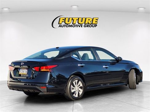 Certified 2025 Nissan Altima 2.5 S image 4