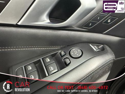 Used 2019 BMW X5 xDrive50i w/ M Sport Package AWD/4WD image 32