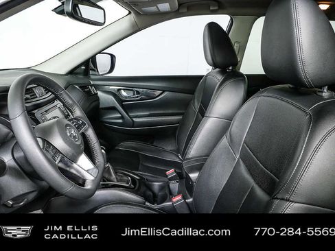 Used 2020 Nissan Rogue SL w/ Premium Package FWD image 5