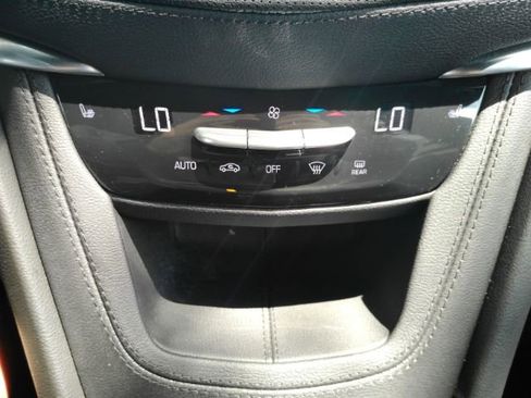 Used 2025 Cadillac XT6 Luxury FWD image 46