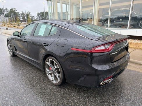 Used 2018 Kia Stinger GT2 image 3