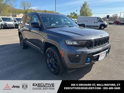 Used 2023 Jeep Grand Cherokee 30th Anniversary AWD/4WD image 5
