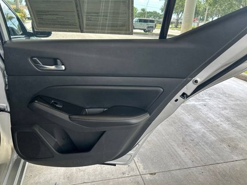 Used 2020 Nissan Altima 2.5 SL FWD image 34