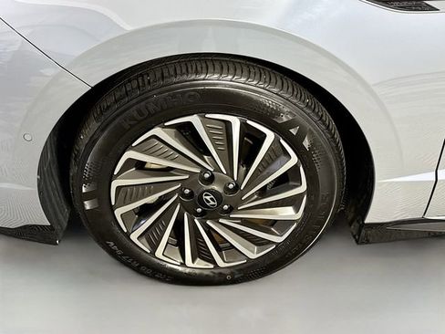 Used 2024 Hyundai Sonata Limited FWD image 4
