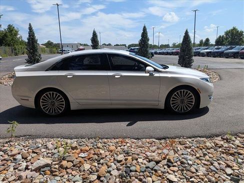 Used 2013 Lincoln MKZ FWD image 6