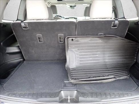 Used 2022 Honda Pilot Touring image 8