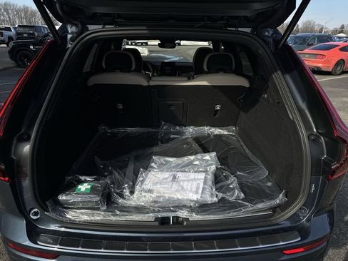 New 2026 Volvo XC60 B5 Plus w/ Protection Package Premier AWD/4WD image 27