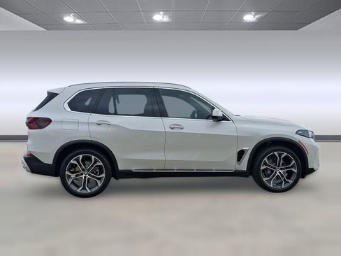 Used 2026 BMW X5 sDrive40i w/ Executive Package RWD image 8