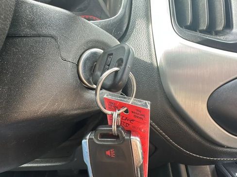 Used 2015 GMC Canyon SLT w/ Driver Alert Package image 32