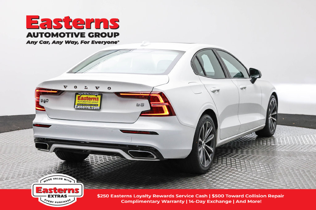 Used 2022 Volvo S60 B5 Inscription FWD image 6