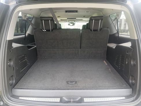 Used 2019 Chevrolet Suburban LT AWD/4WD image 39