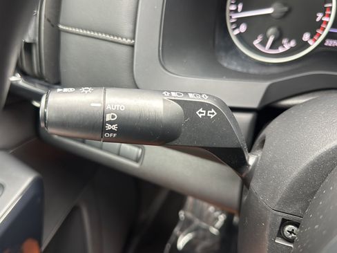 Used 2024 Nissan Pathfinder S AWD/4WD image 28