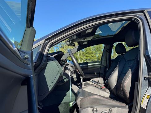 Used 2018 Volkswagen GTI Autobahn image 2