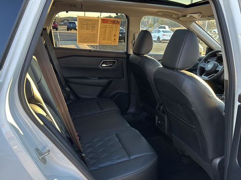 Used 2021 Nissan Rogue Platinum image 11