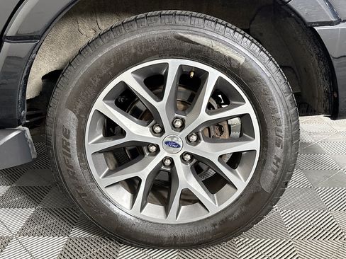 Used 2017 Ford Expedition XLT w/ Equipment Group 202A AWD/4WD image 55