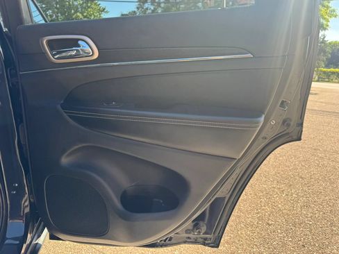 Used 2015 Jeep Grand Cherokee Limited AWD/4WD image 37
