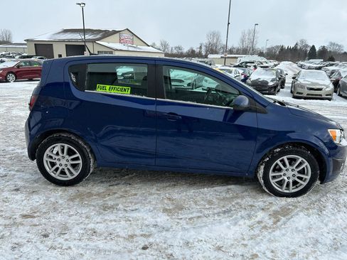 Used 2014 Chevrolet Sonic LT w/ Fun and Sun Package image 4