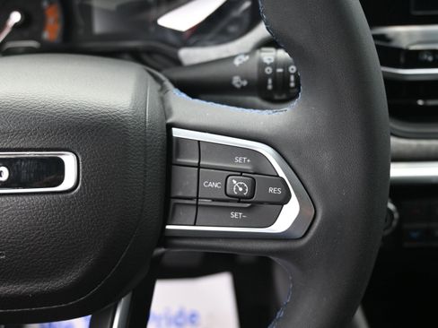 Used 2022 Jeep Compass Latitude AWD/4WD image 12