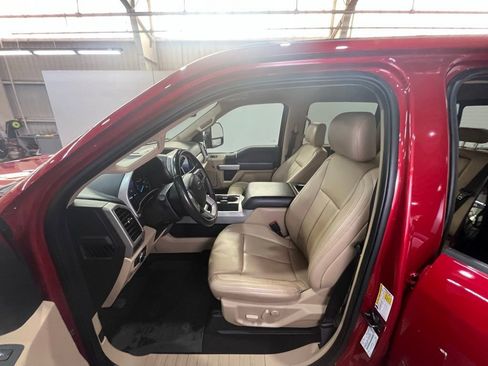 Used 2020 Ford F350 Lariat w/ Chrome Package image 17