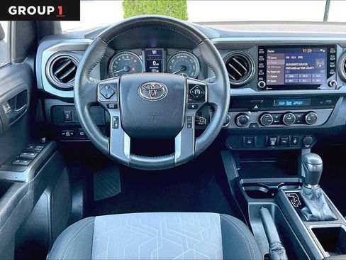 Certified 2022 Toyota Tacoma TRD Off-Road AWD/4WD image 6