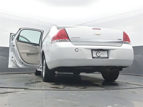 Used 2011 Chevrolet Impala LS image 57