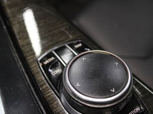 Used 2018 BMW 320i Sedan RWD image 18