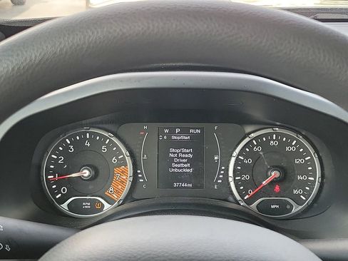 Used 2023 Jeep Renegade Latitude image 18