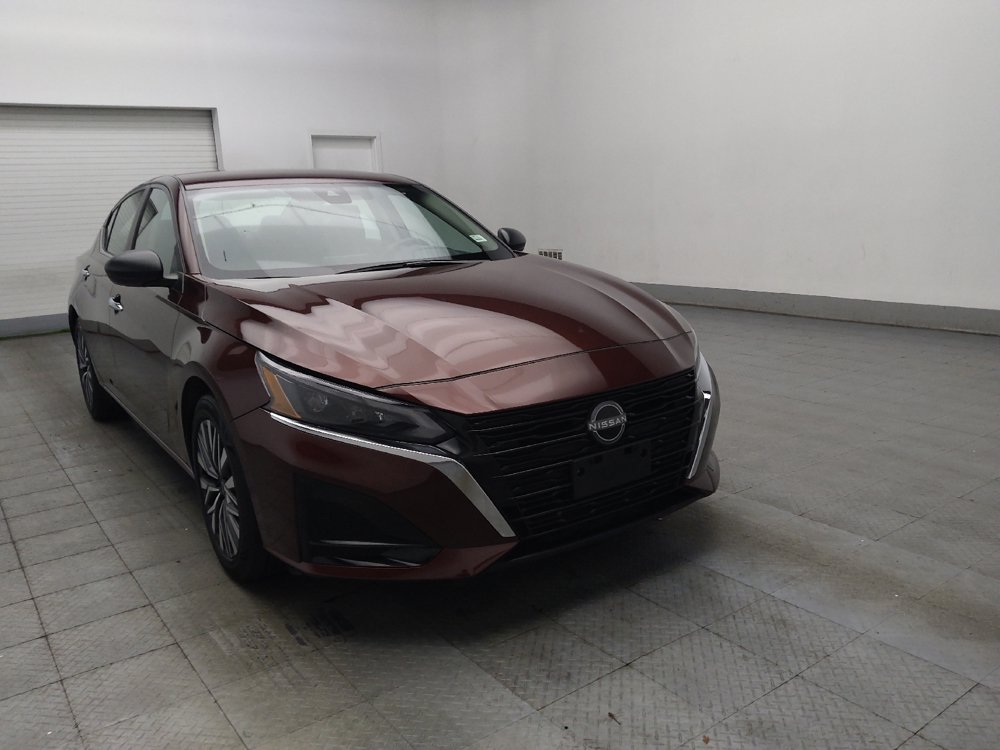 Used 2025 Nissan Altima 2.5 SV FWD image 13