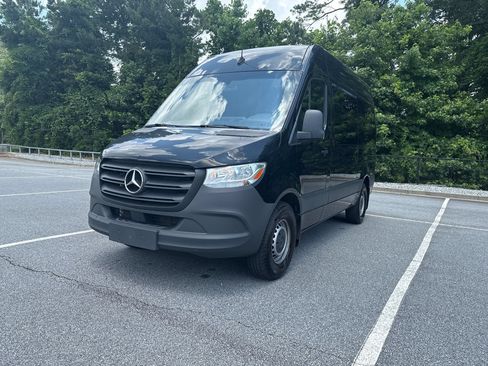 Used 2024 Mercedes-Benz Sprinter 2500 image 1