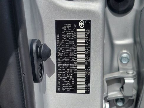 Used 2026 Toyota Corolla LE image 31