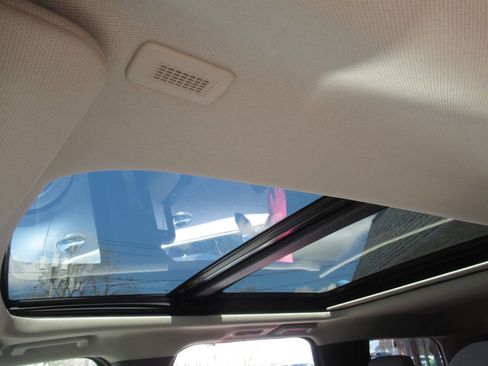 Used 2020 Ford Expedition Limited w/ Equipment Group 302A image 13