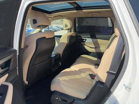 Used 2023 Acura MDX SH-AWD w/ Technology Package image 9