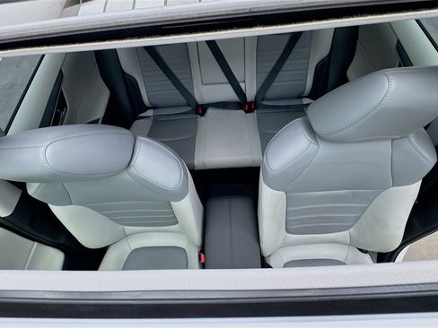 Used 2022 Toyota RAV4 XLE Premium image 14