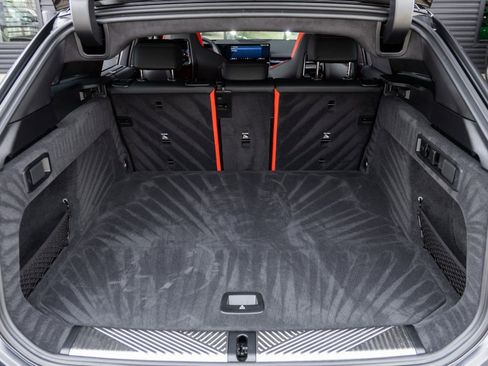 Used 2026 BMW M5 Touring image 40