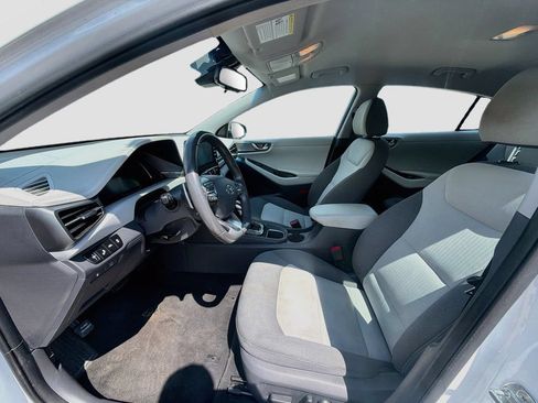 Used 2020 Hyundai Ioniq SE FWD image 22