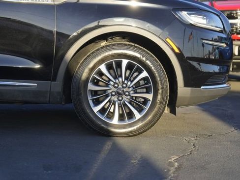 Used 2023 Lincoln Nautilus FWD w/ Premium Package image 4