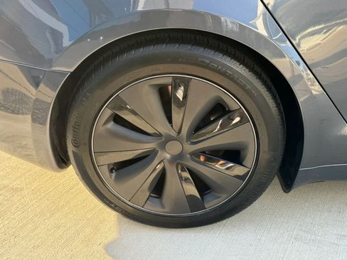 Used 2022 Tesla Model S AWD/4WD image 32