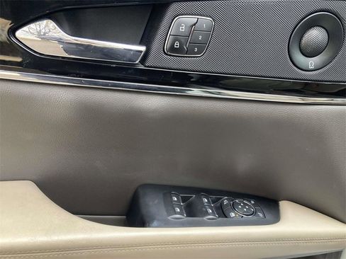 Used 2022 Lincoln Nautilus Reserve image 11