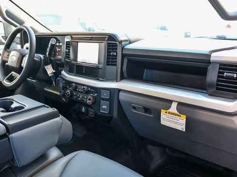 New 2026 Ford F250 XL w/ XL Chrome Package RWD image 18