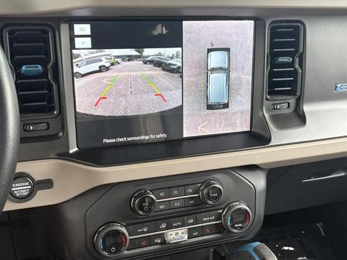 Used 2023 Ford Bronco Wildtrak AWD/4WD image 11