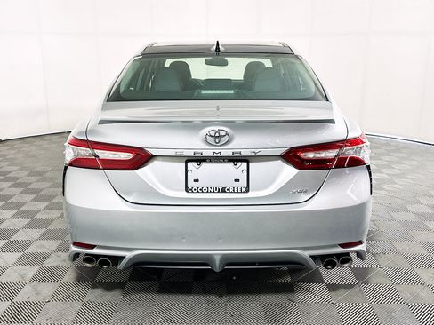 Used 2020 Toyota Camry XSE FWD image 4