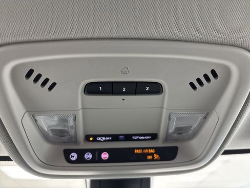 Used 2021 Chevrolet Traverse LT w/ LT Premium Package image 69