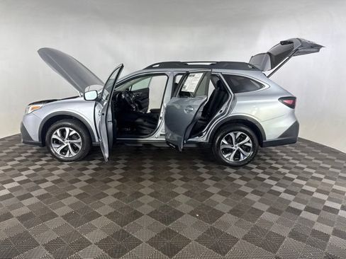 Used 2022 Subaru Outback Limited AWD/4WD image 9