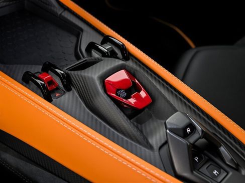 Used 2025 Lamborghini Revuelto AWD/4WD image 38